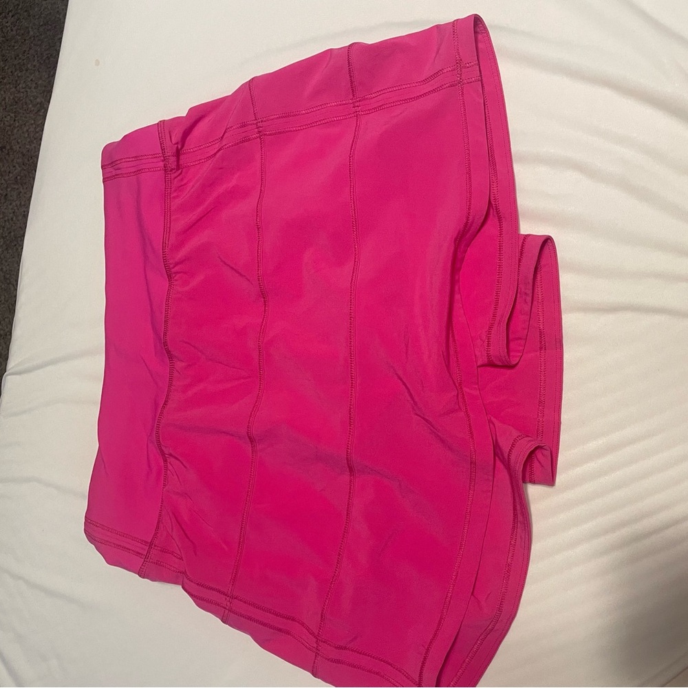 Lululemon pace rival